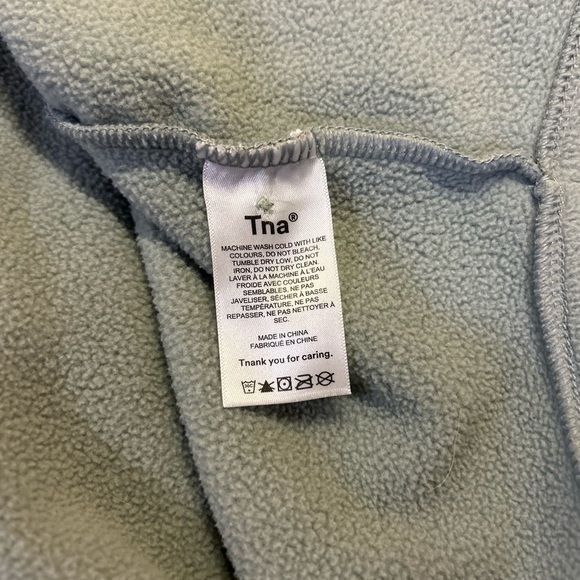 Aritzia Tna Polar Button Up Fleece Shirt Jacket, size 2 Medium. - Picture 8 of 9